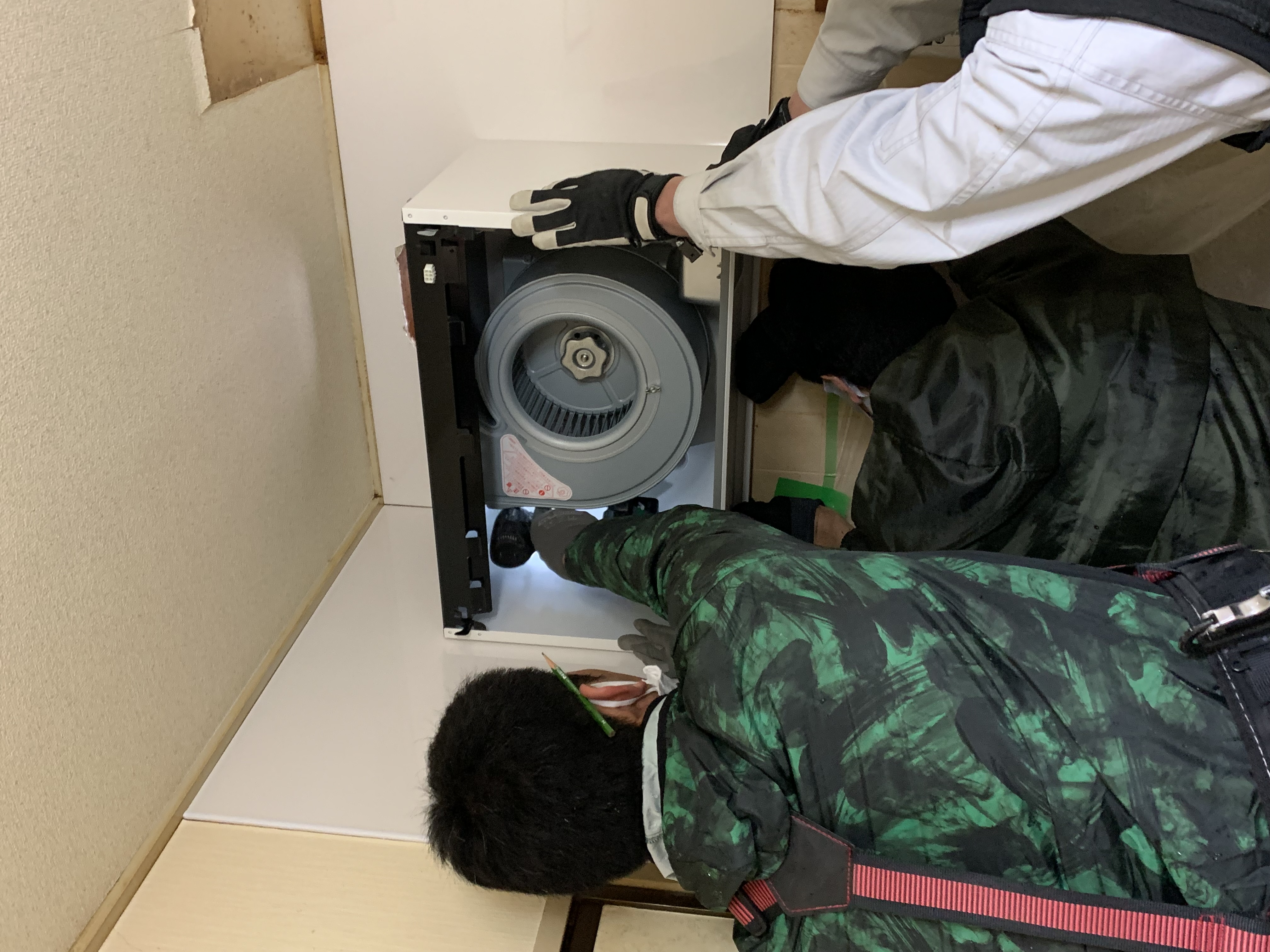 Sアパート様　レンジフード・吊戸棚交換工事